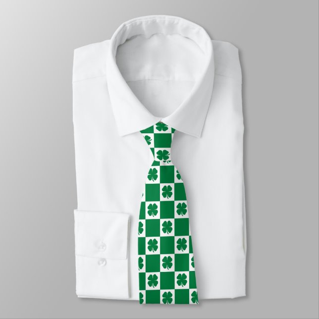 Checkered Green and White Shamrock Clover Pattern Krawatte (Gebunden)