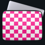 Checkered squares hot pink white geometric retro laptopschutzhülle<br><div class="desc">Checkered squares hot pink white geometric retro pattern gift for her. Cool retro checkered geometric square pattern. Vintage tile white and hot pink modern checker.</div>