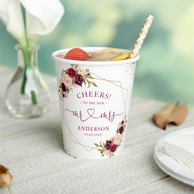 Cheers Burgundy Red Floral Gold Geometric Wedding Pappbecher (In Situ)