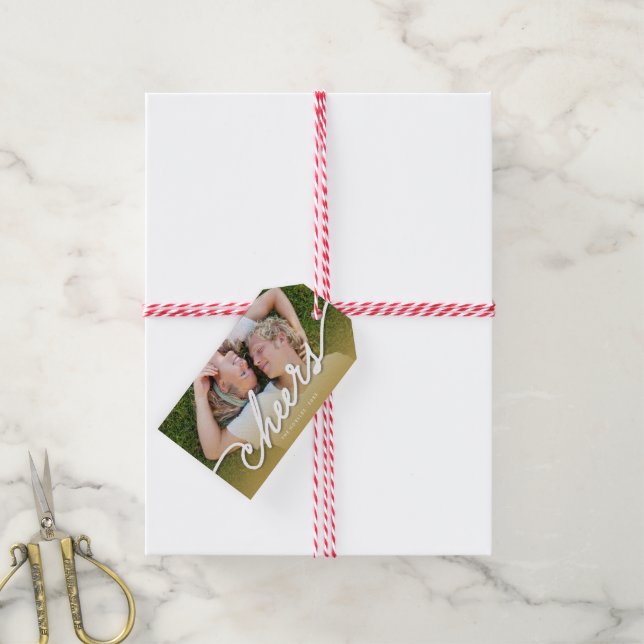 Cheers Calligraphy Script Gold Ombre Foto Holiday Geschenkanhänger (Mit Garn)