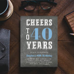 Cheers Milestone Geburtstagsparty Einladung | Blau<br><div class="desc">Feiern Sie seinen Geburtstag mit diesen festlichen Party Einladungen,  die "Feiern bis XX Jahre" in weiß und blau auf gebürstetem Chalkboard-Hintergrund darstellen. Personalisieren Sie Ihre Party-Details unten. Beispiel für einen 40. Geburtstag.</div>