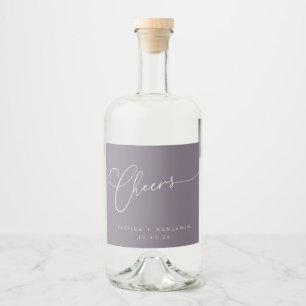 Cheers Minimal Dark Lila Script Custom Wedding Alkoholflaschenetikett
