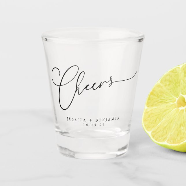 Cheers Minimal Schwarz-weiße Script Custom Wedding Schnapsglas (Vorderseite)