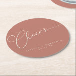 Cheers Minimalistisch Terracotta Script Custom Wed Runder Pappuntersetzer<br><div class="desc">Chef Minimalistisch Terracotta Rose Boho Script Custom Wedding Round Paper Untersetzer</div>