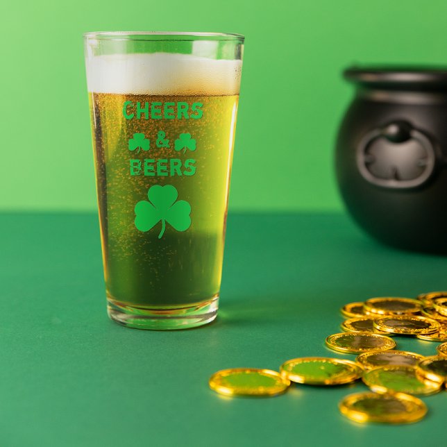 Cheers und Biere Glas (Von Creator hochgeladen)