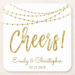 Cheers White and Gold Foil String Lights Rechteckiger Pappuntersetzer<br><div class="desc">Cheers White and Imitats Gold Foil String Lights Hochzeiten Untersetzer für einen eleganten Hochzeitstag Empfang oder Probe Dinner. Name und Datum können auf diesem Untersetzer aktualisiert werden.</div>