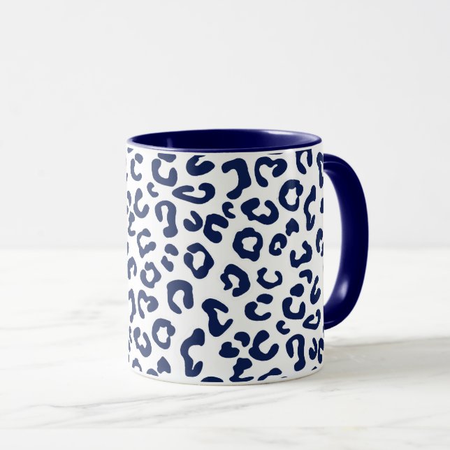 Cheetah Animal Print in Navy Blue und White Tasse (VorderseiteRechts)