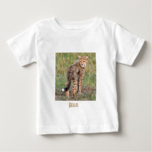 Cheetah Cub Vous Regardant. T-shirt bébé