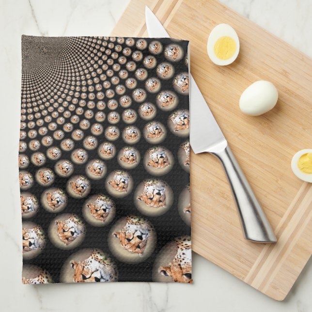 Cheetah Spin Spectacle - Feline Frenzy: Farbenfroh Geschirrtuch (Viertel Falte)