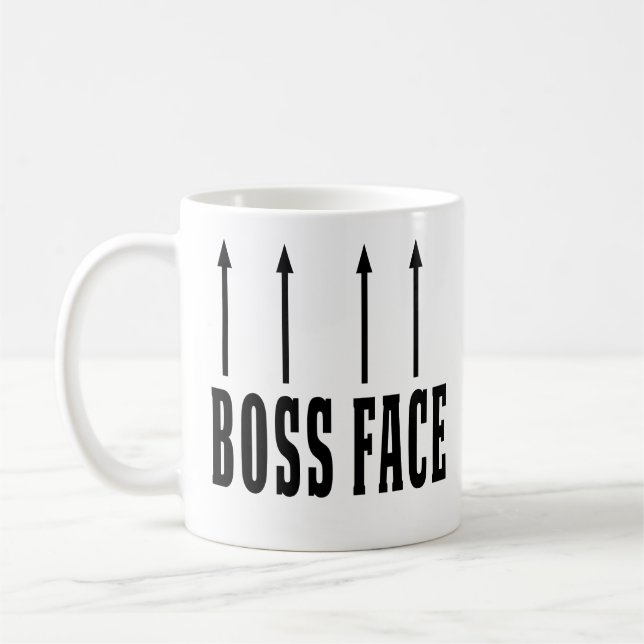 Chef-Gesichts-lustiger Chef zitiert Kaffeetasse (Links)