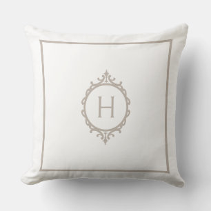 Chelsea Light Taue und White Mit Monogramm Kissen