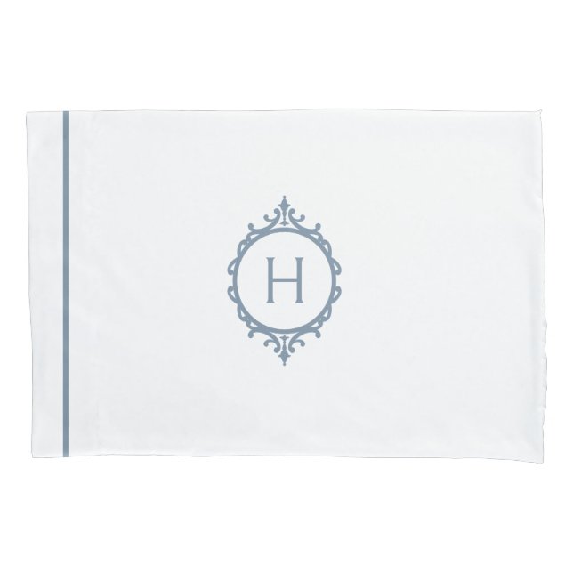 Chelsea Stormy Blue und White Mit Monogramm Kissenbezug (Vorderseite-Links)