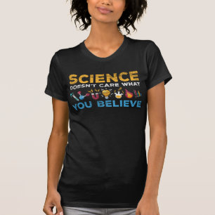 Chemie und Physik Wissenschaftler unter dem Gesich T-Shirt