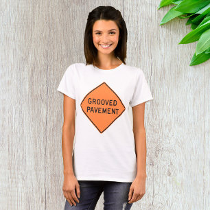 Chemin de chaussée arboré T-shirt