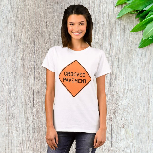 Chemin de chaussée arboré T-shirt (Créateur téléchargé)