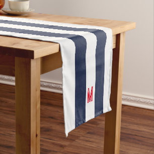 Chemin De Table Court Bande de cabane marine et monogramme rouge personn