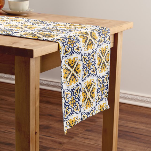 Chemin De Table Court 💛 💙 🤍 Belle Azulejos bleu et jaune, Court  (In Situ)