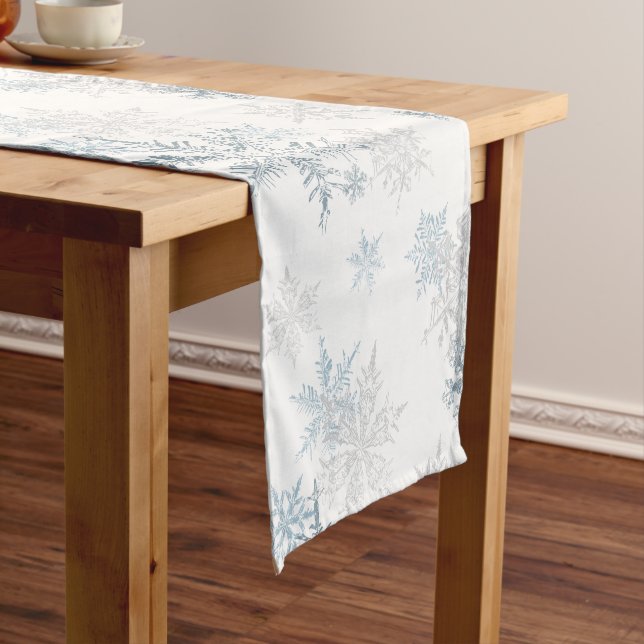 Chemin De Table Court Blue Silver Grey Snowflake hiver Wonderland (In Situ)