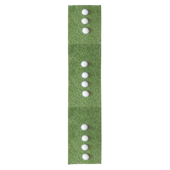 Chemin De Table Court Boule de golf sur l'herbe verte (Devant)