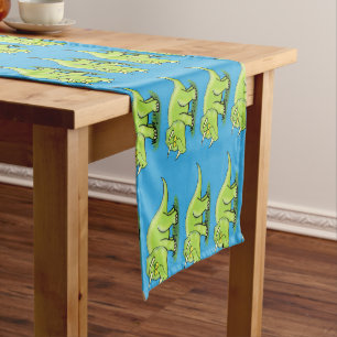 Chemin De Table Court Caricature de dinosaure de triceratops vert mignon
