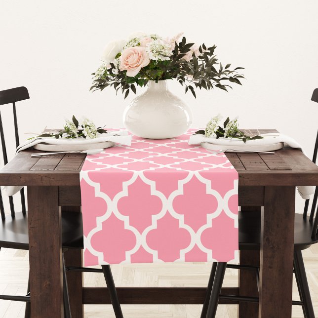 Chemin De Table Court Carreaux de Quatrefoil rose Motif (Créateur téléchargé)