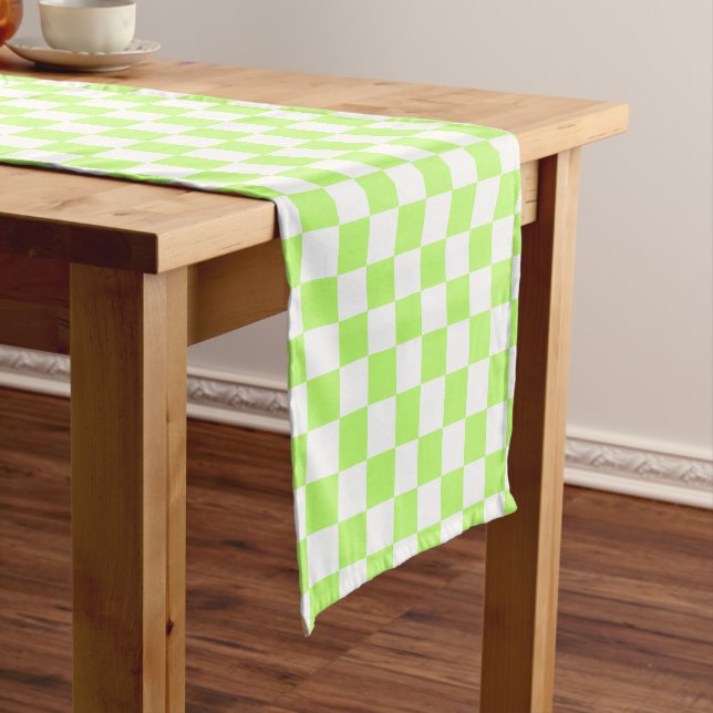 Chemin De Table Court Classic visual lime checkerboard  (In Situ)