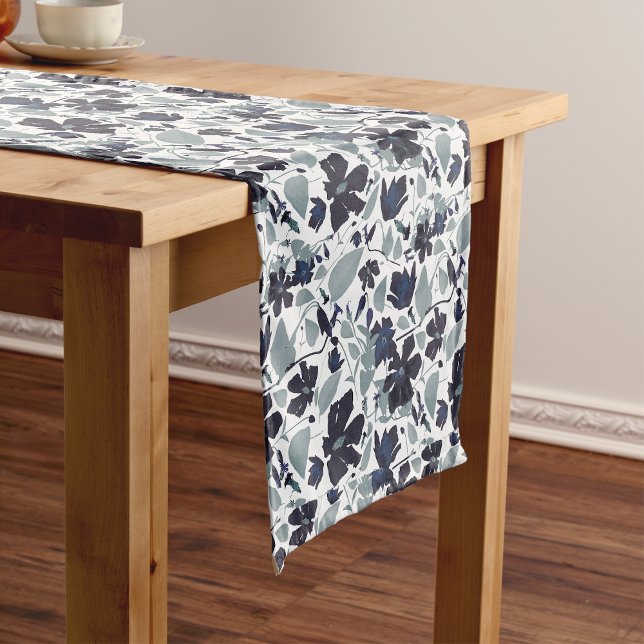 Chemin De Table Court Clematis motif floral (Clematis Vine Elegant Blue Gray Flowers home decor table runner from Studio Posies. )