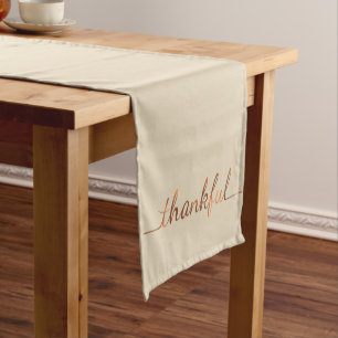 Chemin De Table Court conception reconnaissante de manuscrit de