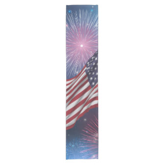 Chemin De Table Court Drapeau américain et feux d'artifice