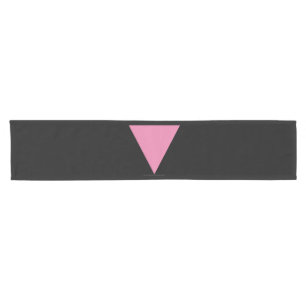 Chemin De Table Court Drapeau triangle rose de SlipperyJoe's symbole ros