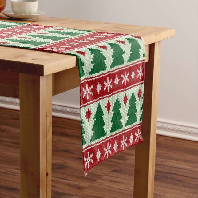 Chemin De Table Court Evergreens & Snowflakes Knit (In Situ)