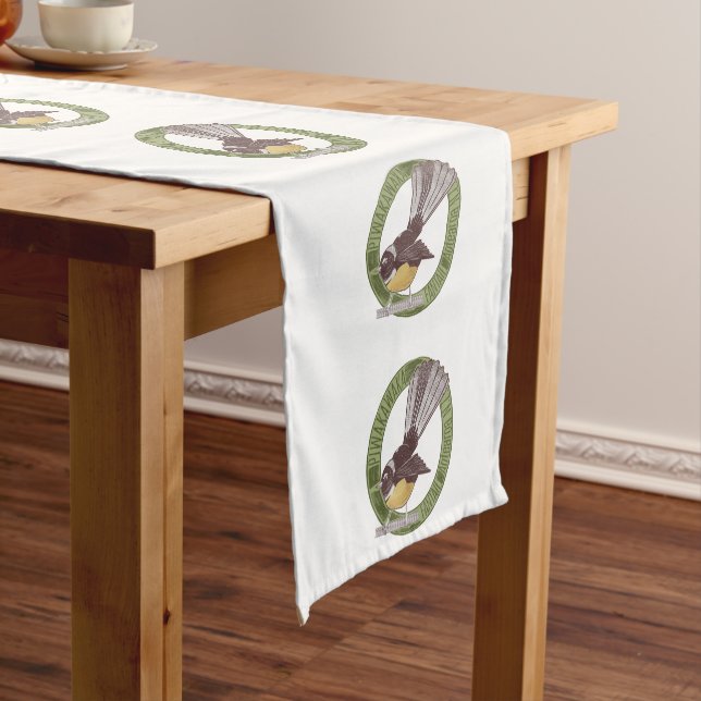 Chemin De Table Court Fantail New Zealand Bird (In Situ)