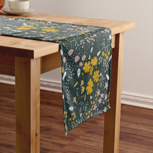 Chemin De Table Court Fleurs sauvages bohémiens de la moutarde (In Situ)