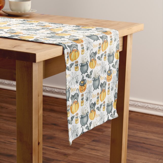 Chemin De Table Court Halloween Whimsical Cauldron et Motif de chats (In Situ)