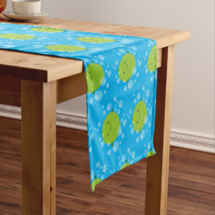 Chemin De Table Court Illustration de bulles de chaux vert mou