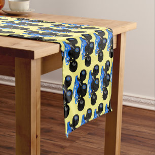 Chemin De Table Court Illustration d'un camion monstre bleu mou