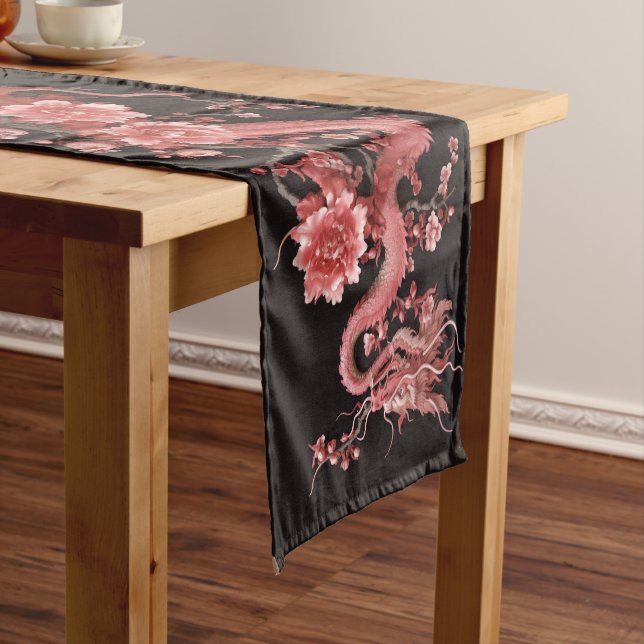 Chemin De Table Court Kotobuki (寿) Dragons roses (In Situ)
