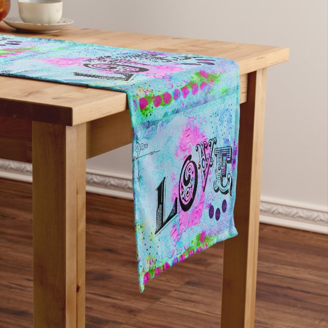 Chemin De Table Court Love Table Runner (In Situ)