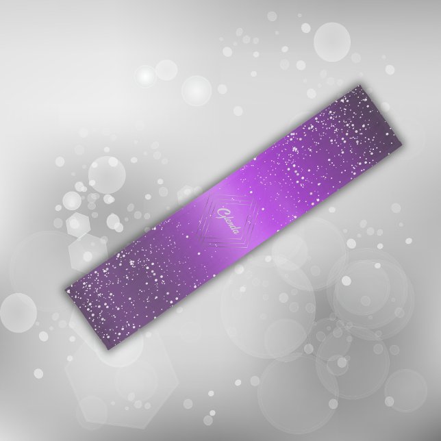 Chemin De Table Court Métal brossé violet moderne avec Monogramme argent (Créateur téléchargé)