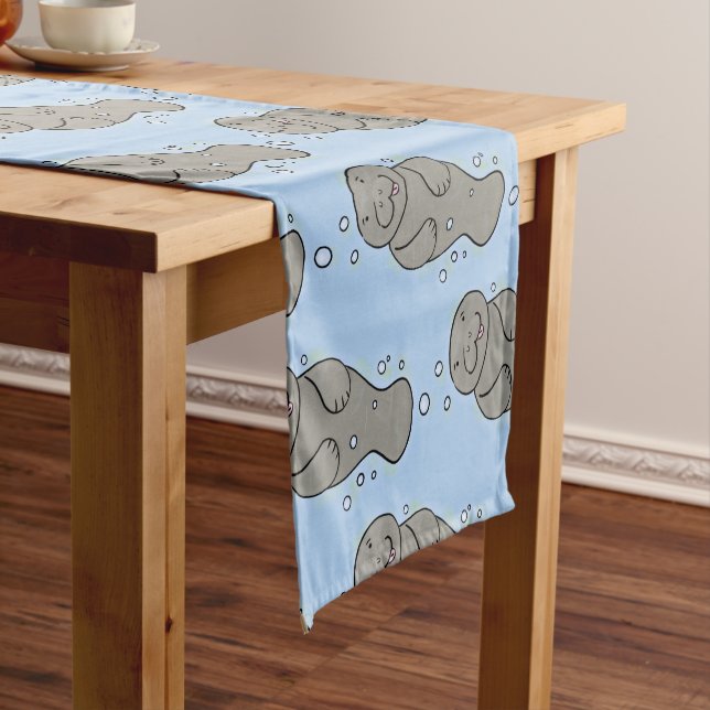 Chemin De Table Court Mignonne manatée bébé avec bulles illustration (In Situ)