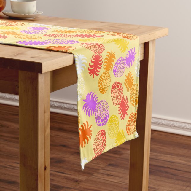 Chemin De Table Court Momona Pineapple Hawaiian Tropical (In Situ)