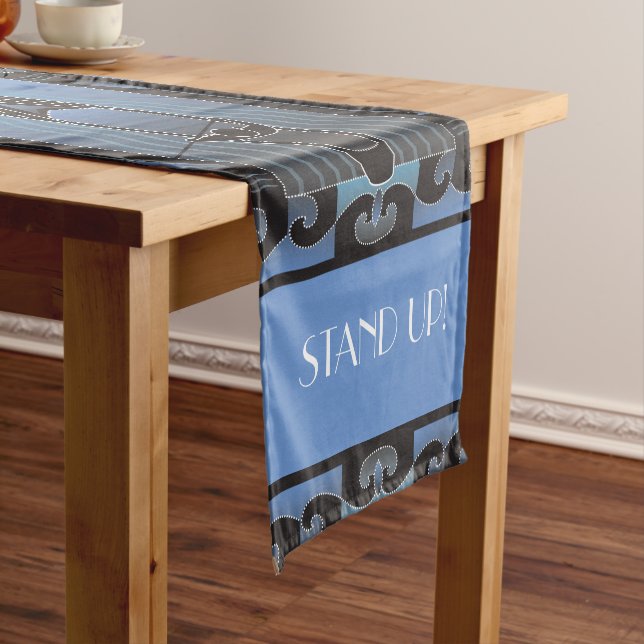 Chemin De Table Court Montez le paddle-board (In Situ)