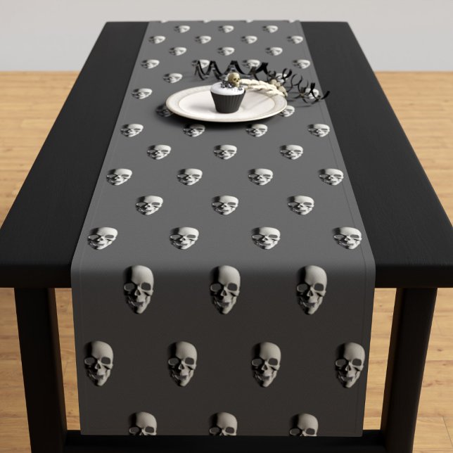 Chemin De Table Court Motif de crâne Halloween gris Éffrayant Coureur de (A spooky skull pattern table runner perfect for your Halloween Party)