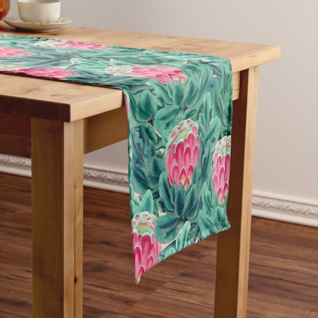 Chemin De Table Court Motif de fleurs de Protea exotiques (In Situ)