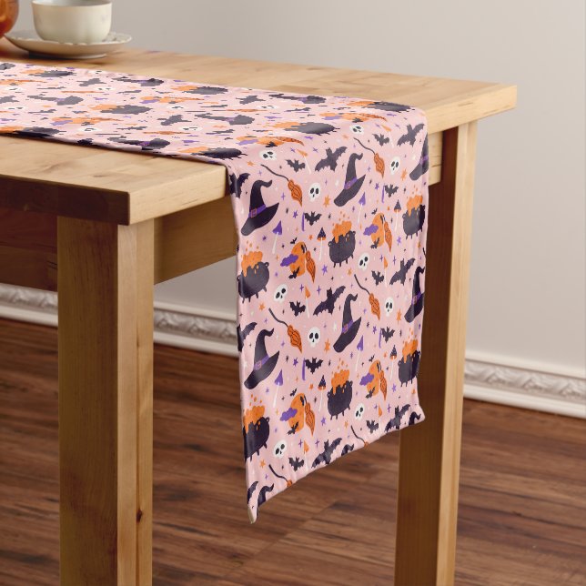 Chemin De Table Court Motif d'Halloween mou et rose (In Situ)