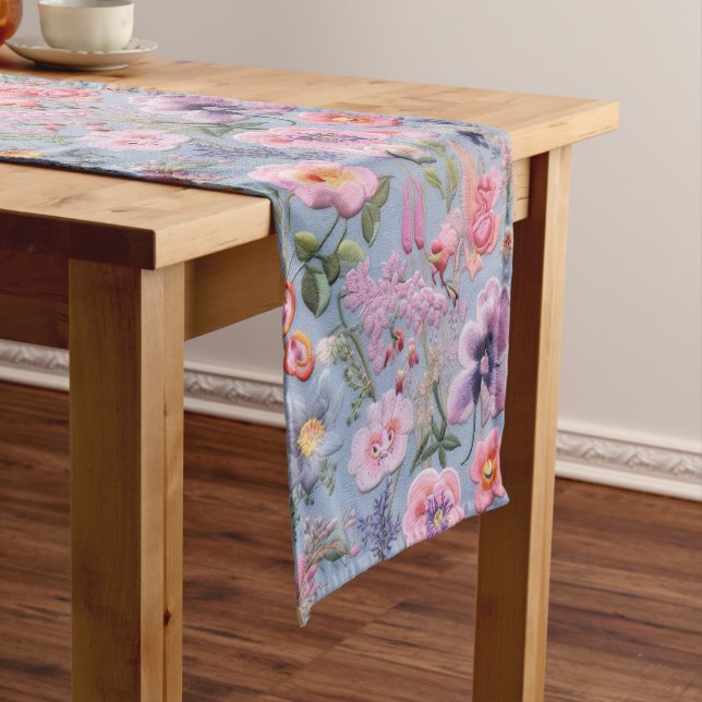 Chemin De Table Court Motif floral brodé (In Situ)