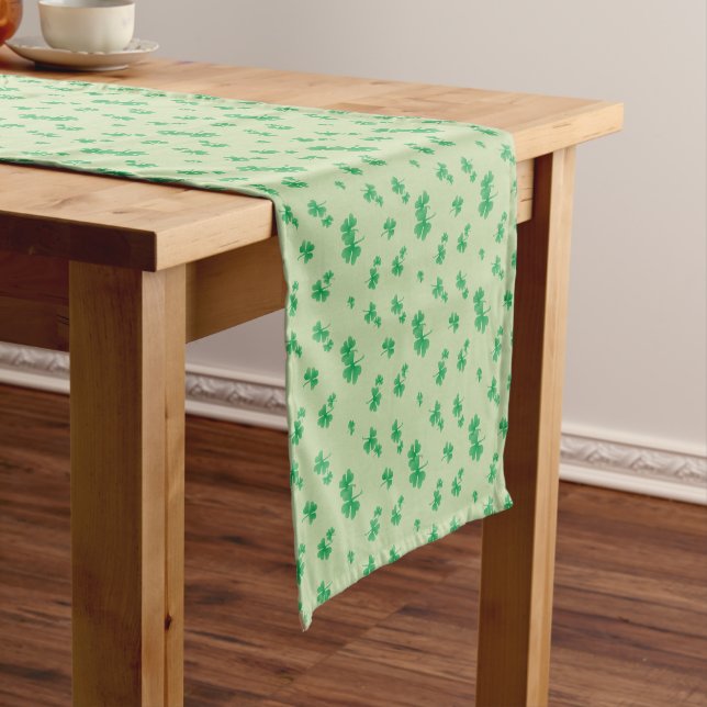 Chemin De Table Court Motif Shamrock irlandais vert dégradé (In Situ)