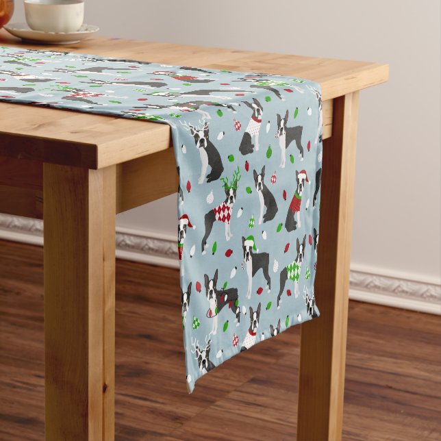 Chemin De Table Court Noël Boston Terrier (In Situ)
