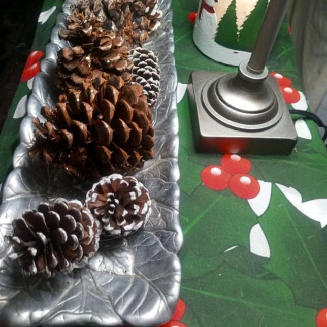 Chemin De Table Court Noël Holly Feuilles et baies rouges en blanc (Winter / Christmas Holly Leaf and berry pattern table runner )