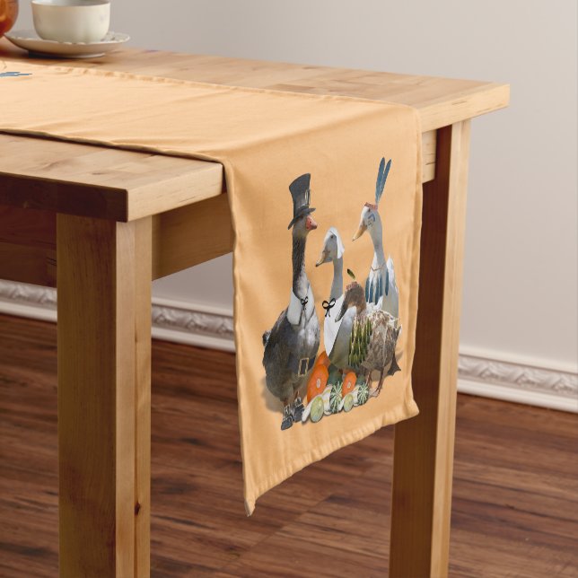 Chemin De Table Court Pilgrim & Indian Ducks Thanksgiving (In Situ)